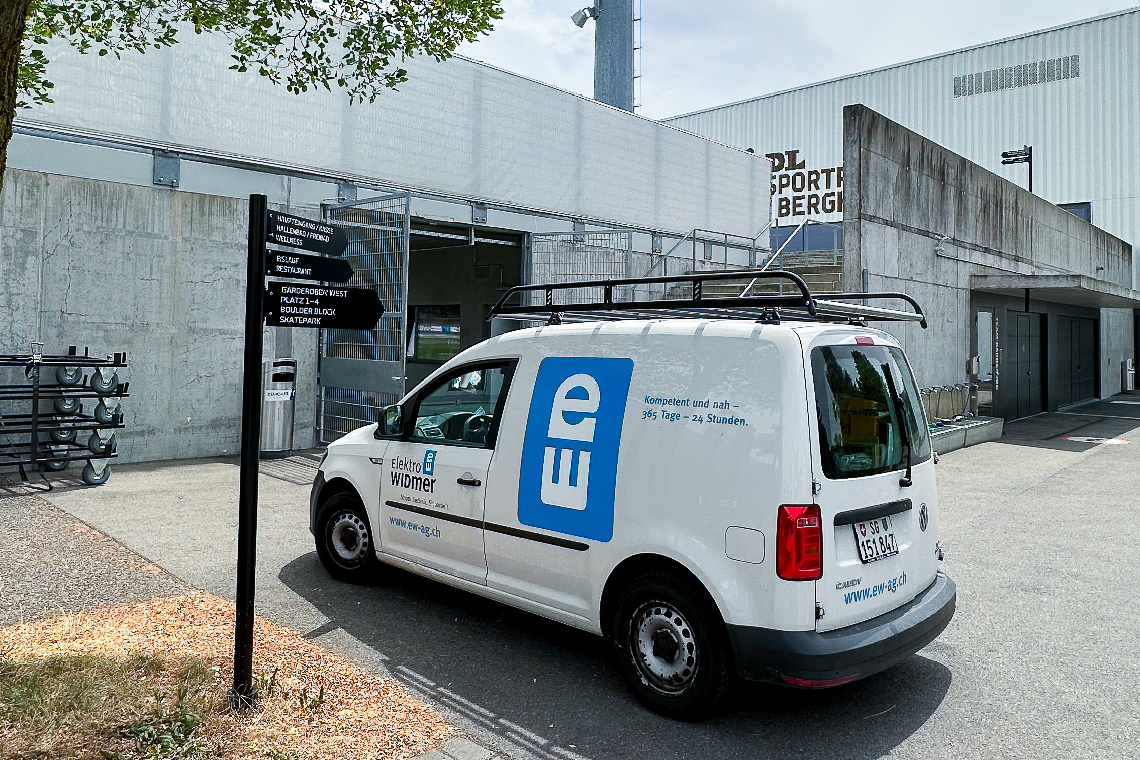 Elektro Widmer Auto Fussballstadion Bergholz